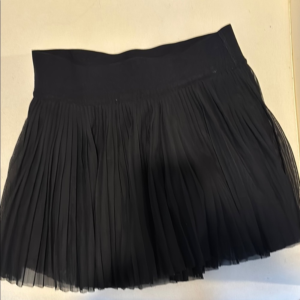 Lululemon Black mesh Pleated HR Skirt size 2 Euc